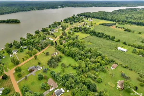 Columbiaville, MI 48421,5416 Sandy LN