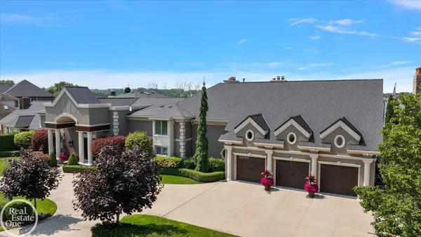 Harrison Twp, MI 48045,38371 Huron Pointe DR