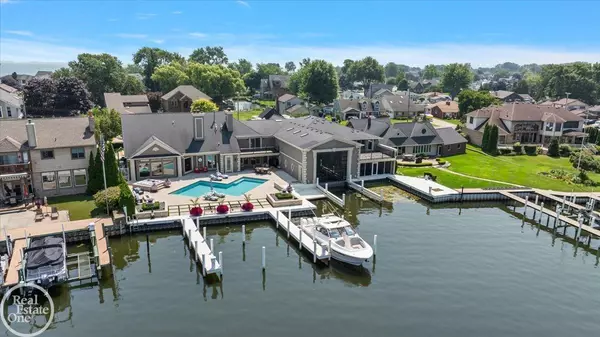 Harrison Twp, MI 48045,38371 Huron Pointe DR