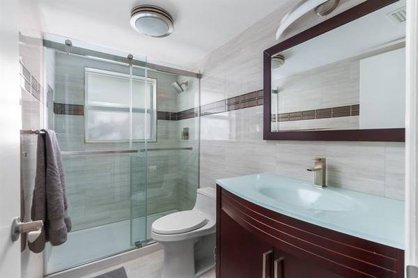 Pompano Beach, FL 33064,2015 NE 32nd Ct #25