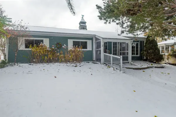 Innisfil, ON L9S 1N9,3 Maple CT