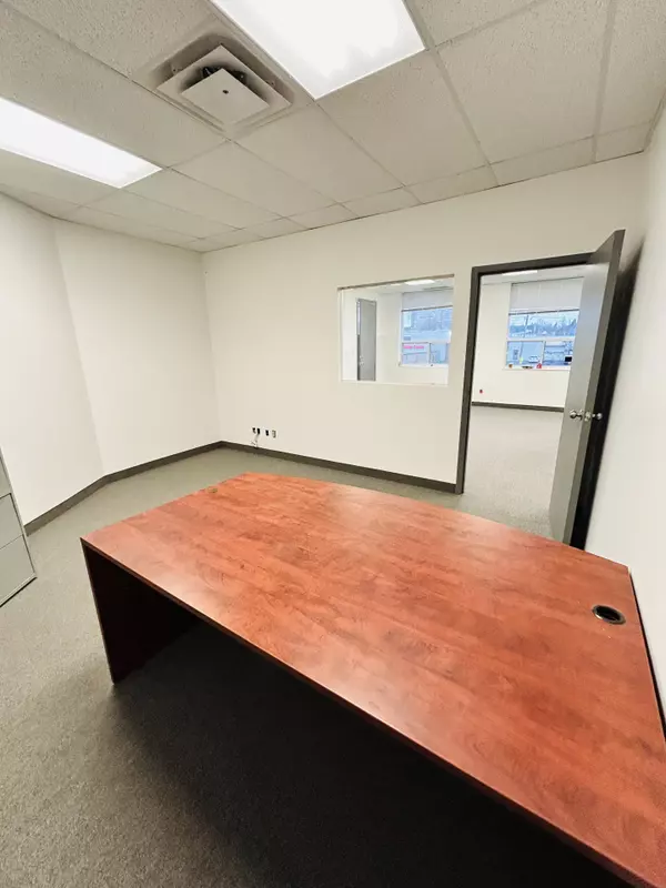 Burlington, ON L7R 2G6,Address not disclosed