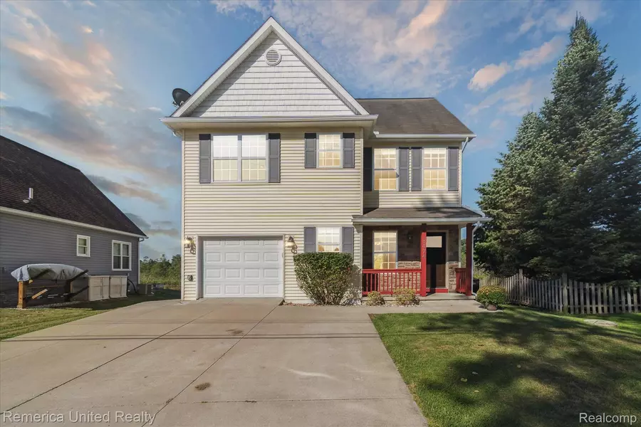 8474 Baudine RD, Pinckney, MI 48169