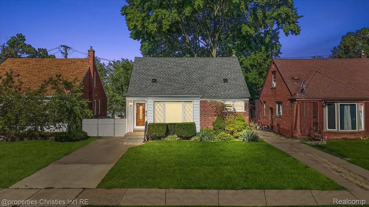 Redford, MI 48239,12811 Wormer