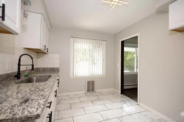 Mt. Clemens, MI 48043,245 BROADWAY ST