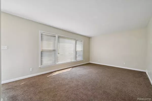 Redford, MI 48240,19203 Kinloch