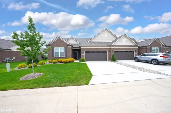 40637 Tulip TRCE, Clinton Twp, MI 48036