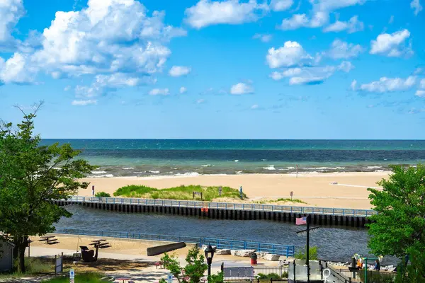 83 Michigan AVE, South Haven City, MI 49090