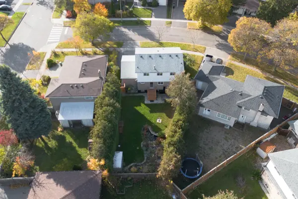 Toronto E09, ON M1G 3P5,3 Griselda CRES