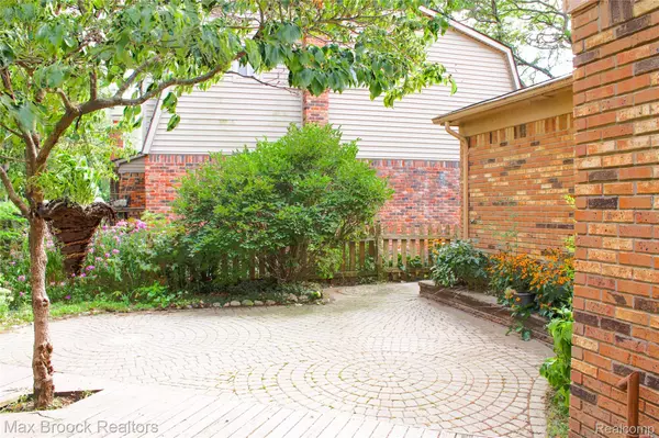 Sterling Heights, MI 48310,38750 Sumpter DR