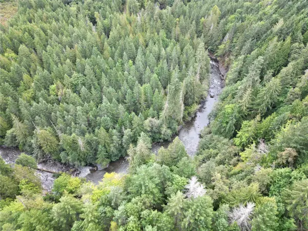 Qualicum Beach, BC V9K 2V1,4 Ashling Rd