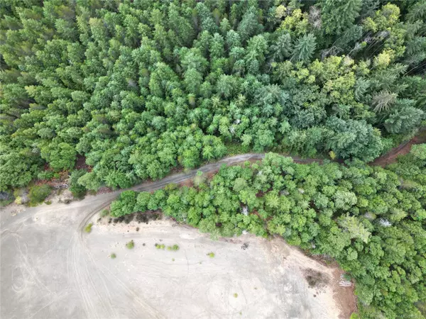 Qualicum Beach, BC V9K 2V1,5 Ashling Rd