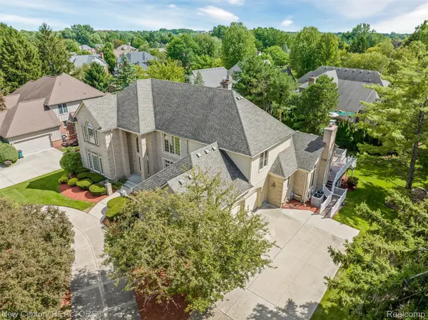 Troy, MI 48098,2333 Tall Oaks DR