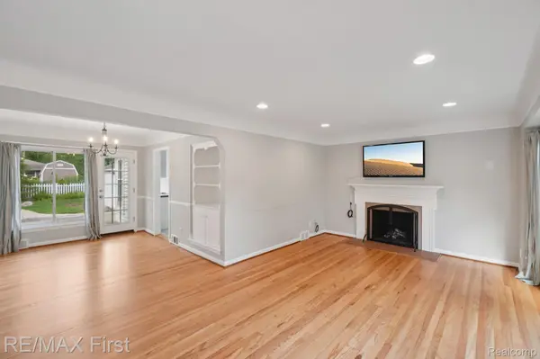 Beverly Hills, MI 48025,15590 Buckingham AVE