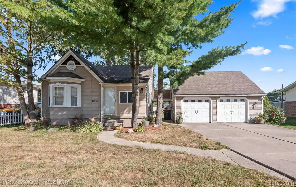 19040 Jeanette ST, Southfield, MI 48075