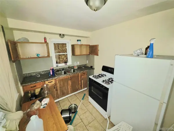 Detroit, MI 48235,17552 Ferguson ST