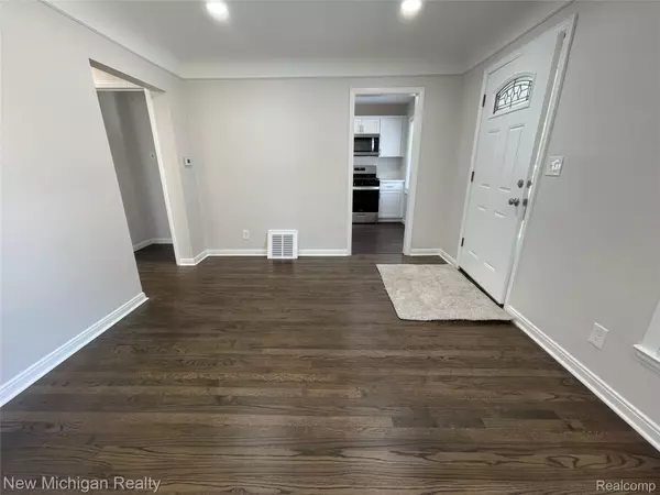 Lincoln Park, MI 48146,661 White AVE