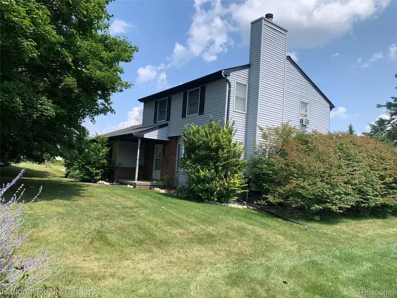 28776 Danvers CT, South Lyon, MI 48178