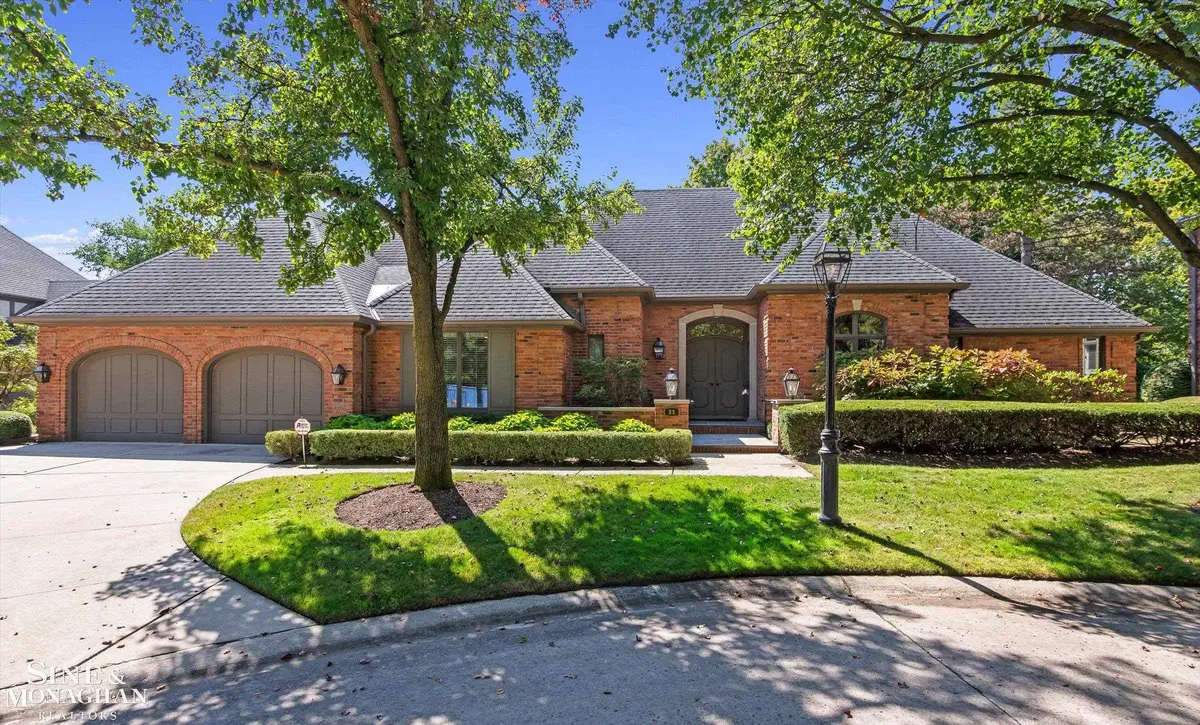 Grosse Pointe Farms, MI 48236,11 Windemere PL