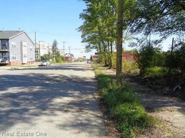 Detroit, MI 48202,416 HARPER AVE