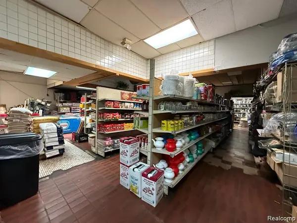 10224 CONANT ST, Hamtramck, MI 48212