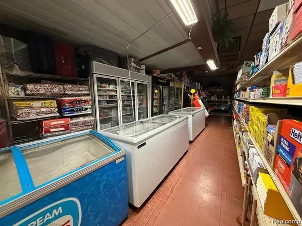 10224 CONANT ST, Hamtramck, MI 48212