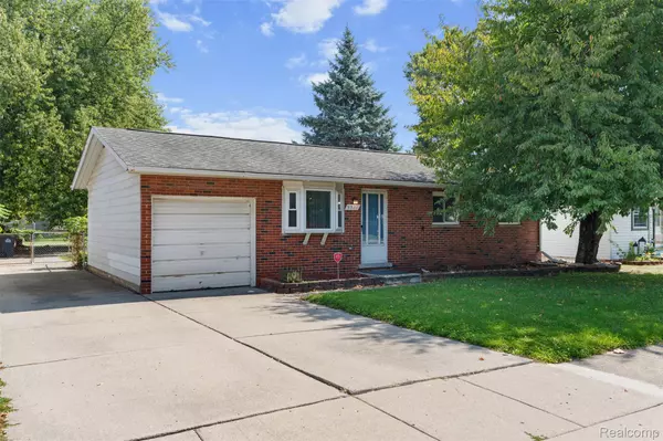 9381 Pardee RD,  Taylor,  MI 48180