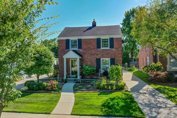 Grosse Pointe Woods, MI 48236,1517 Hollywood AVE