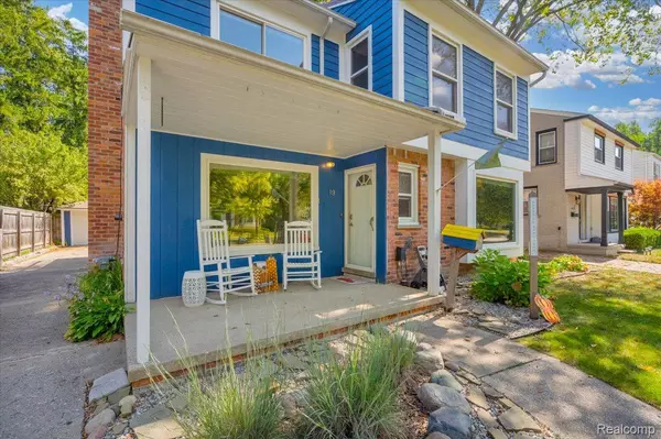 Pleasant Ridge, MI 48069,19 Maplefield RD