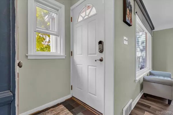 Pleasant Ridge, MI 48069,19 Maplefield RD