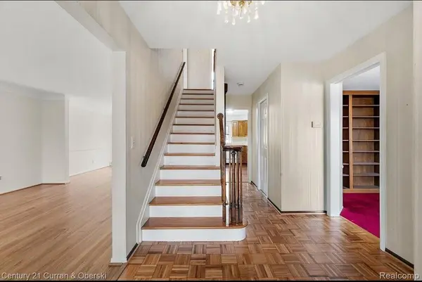 Dearborn Heights, MI 48127,26004 Shirley LN