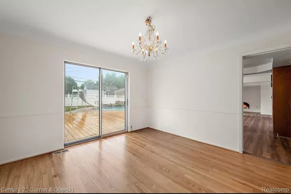 Dearborn Heights, MI 48127,26004 Shirley LN