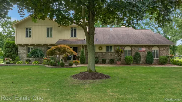 Farmington Hills, MI 48331,29251 Creek Bend DR