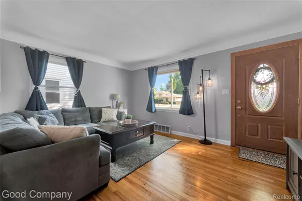 Royal Oak, MI 48073,501 E Sunnybrook DR