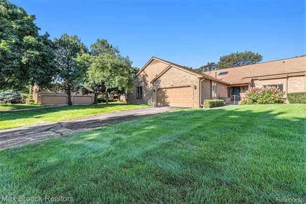 Rochester Hills, MI 48307,2198 London Bridge DR