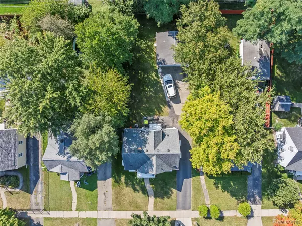 Pontiac, MI 48340,686 4th AVE