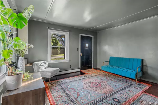 St. Clair Shores, MI 48081,22421 Maple ST