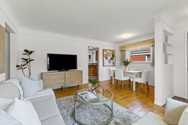 Saint Clair Shores, MI 48081,28907 Beste ST