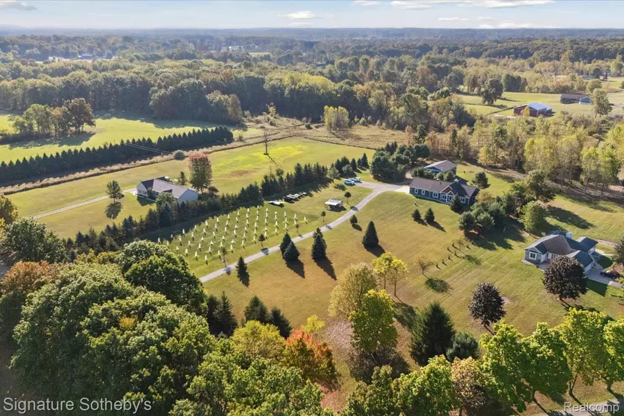 6300 Hazard RD, Oceola, MI 48430