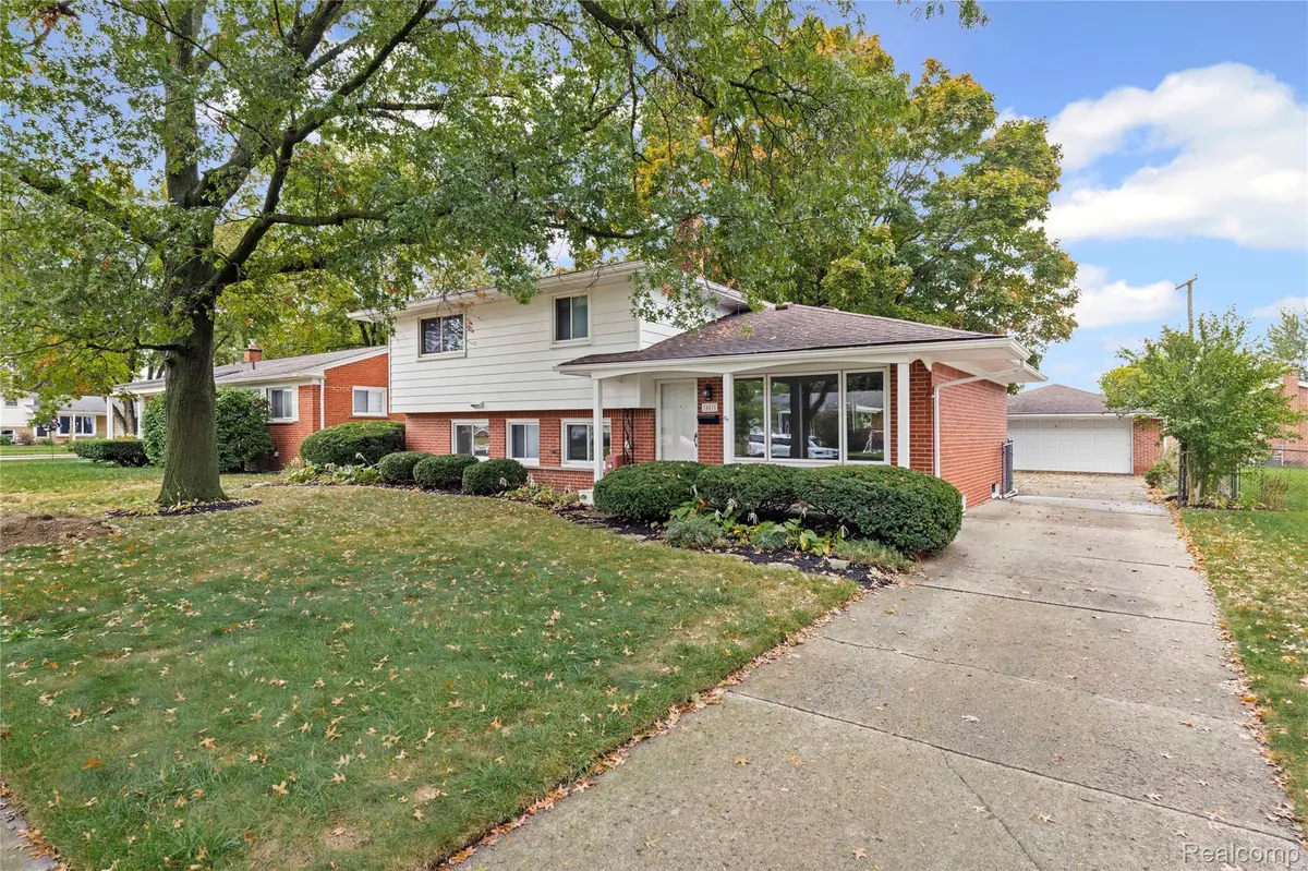 Livonia, MI 48150,38831 Orangelawn ST