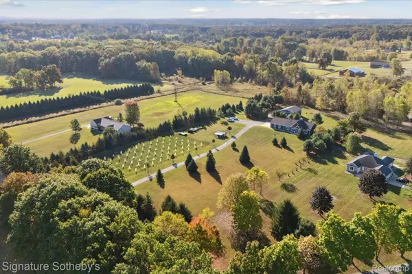 6300 Hazard RD, Oceola, MI 48430