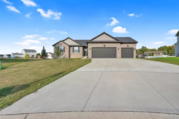 Grand Blanc, MI 48439,8185 Hidden Cove CT