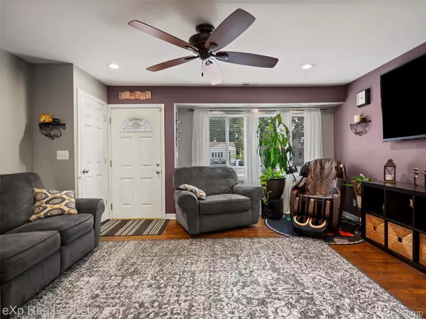 Madison Heights, MI 48071,26323 Hampden ST