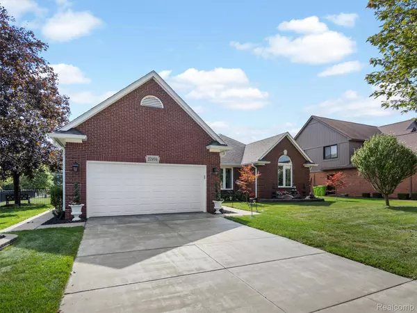 Macomb, MI 48044,20936 Adrienne DR