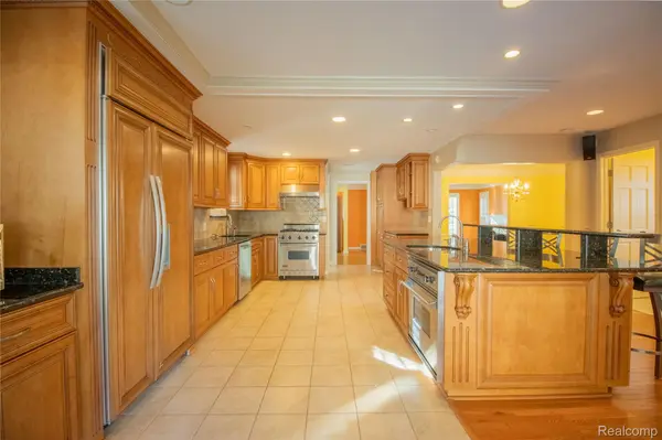 Grosse Pointe Farms, MI 48236,450 Roland RD