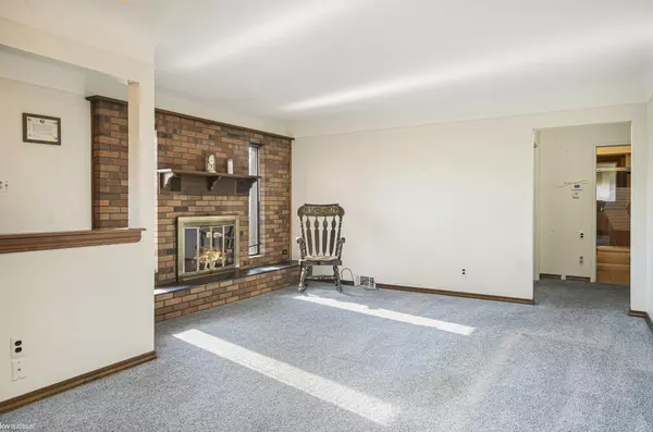 Saint Clair Shores, MI 48082,31229 Share ST