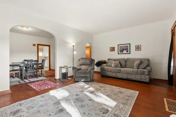 736 S Grove ST, Barry Twp, MI 49046