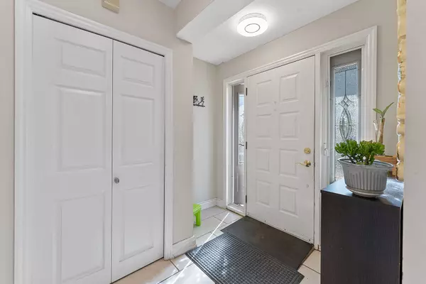 Toronto W09, ON M9R 3L3,37 Callowhill DR