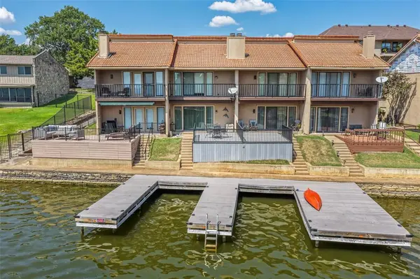 De Cordova, TX 76049,5515 Club Cove Court