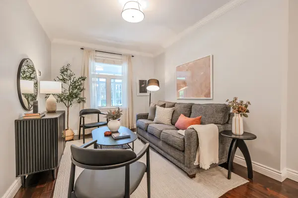 Toronto E01, ON M4L 2L3,152 Hastings AVE